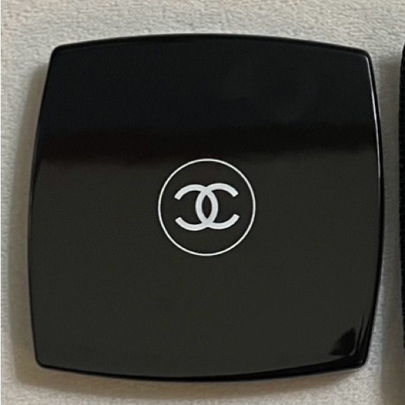 NIB Chanel Double Compact Mirror With Velvet Black Pouch - Picture 2 of 9